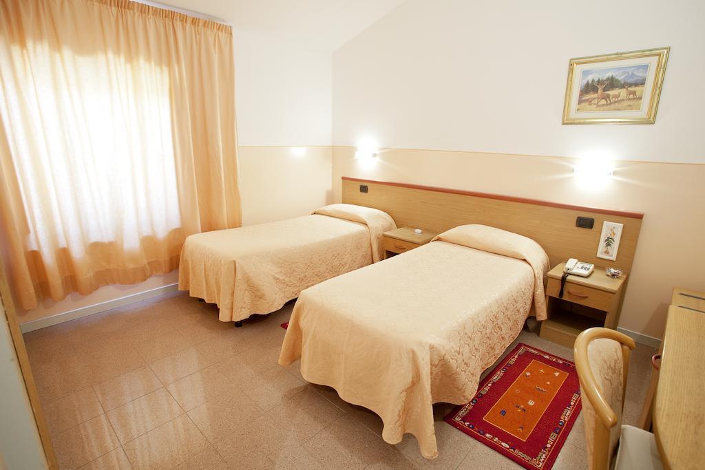 Master Hotel Castelvetro Piacentino Exterior foto