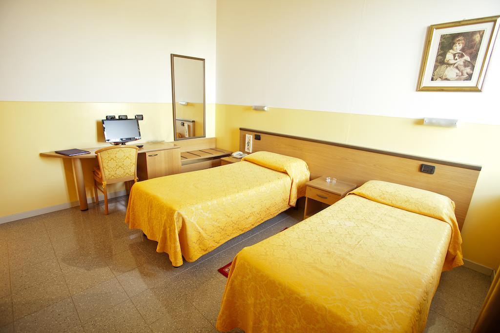 Master Hotel Castelvetro Piacentino Exterior foto