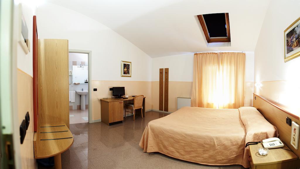 Master Hotel Castelvetro Piacentino Exterior foto