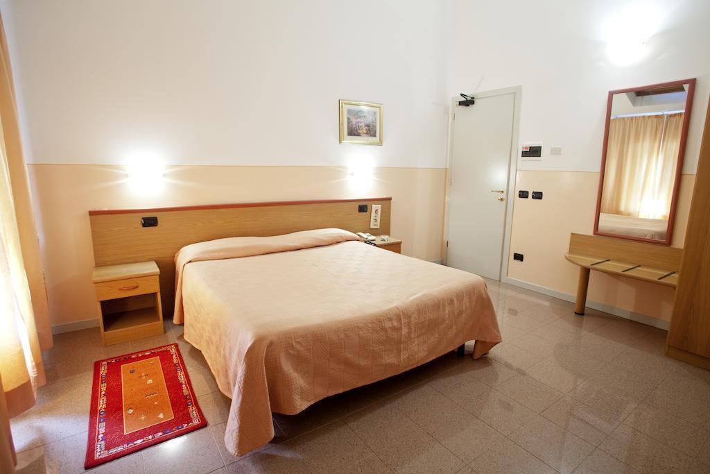 Master Hotel Castelvetro Piacentino Exterior foto