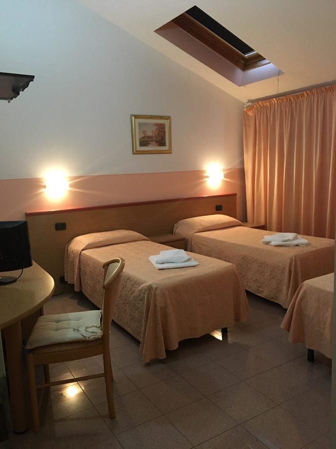 Master Hotel Castelvetro Piacentino Exterior foto